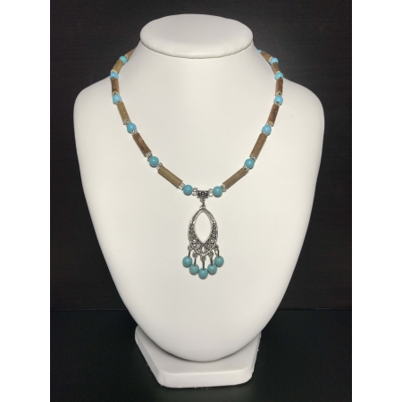 Collier Turquoise en Noisetier