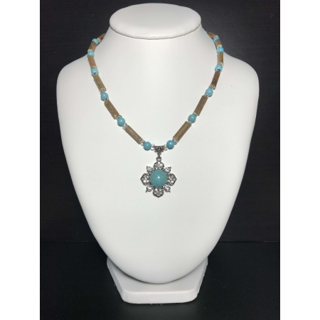 Collier Turquoise en Noisetier